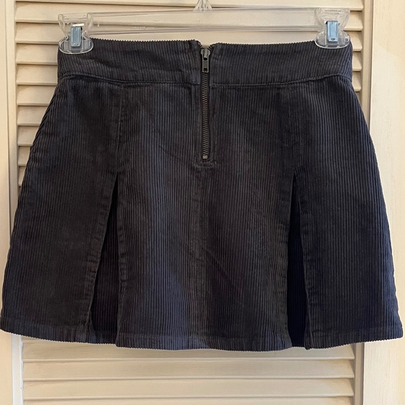 Wild Fable Gray Corduroy Mini Skirt Cargo Pockets Size XS NWT - Picture 2 of 7